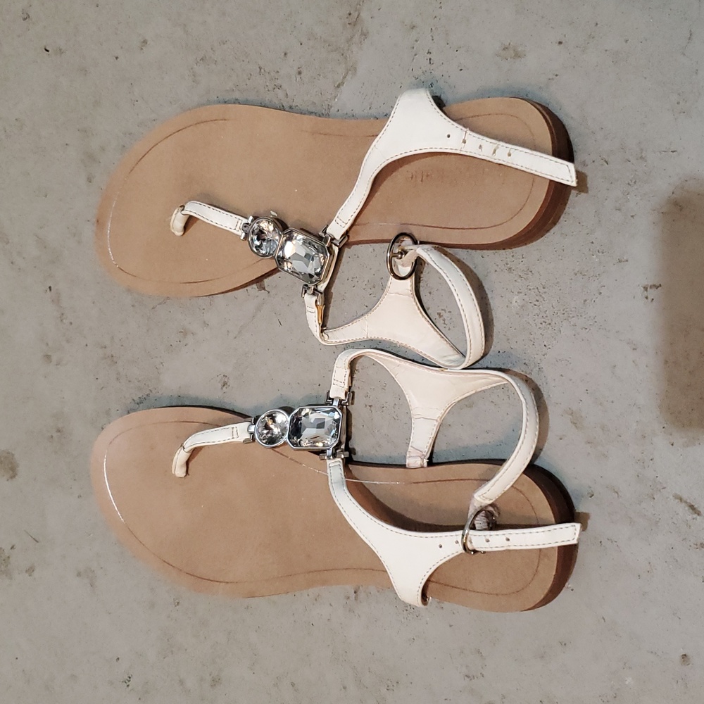 Kelly & Katie White Jewel Sandals - Picture 3 of 7
